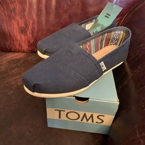 Brand new Toms shoes
